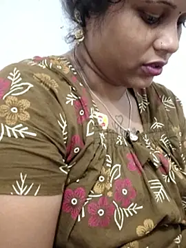 Snapshot of sweetqueen143 chatting on 02.23.26 sweetqueen143 online show from 02.23.26