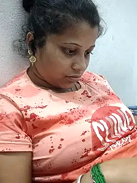 Snapshot of sweetqueen143 chatting on 03.11.26 sweetqueen143 online show from 03.11.26