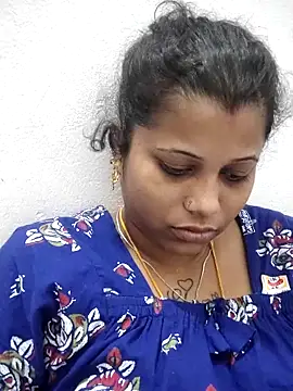 Snapshot of sweetqueen143 chatting on 03.15.26 sweetqueen143 online show from 03.15.26