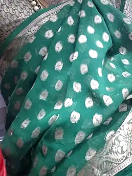 Snapshot of sweetqueen143 chatting on 03.25.26 sweetqueen143 online show from 03.25.26