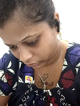 Snapshot of sweetqueen143 chatting on 03.29.26 sweetqueen143 online show from 03.29.26