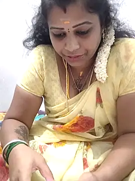 Snapshot of sweetqueen143 chatting on 04.02.26 sweetqueen143 online show from 04.02.26