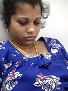 Snapshot of sweetqueen143 chatting on 04.06.26 sweetqueen143 online show from 04.06.26