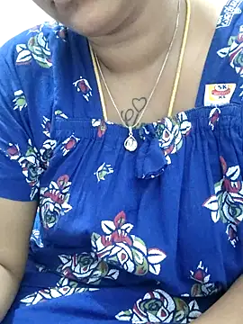 Snapshot of sweetqueen143 chatting on 04.07.26 sweetqueen143 online show from 04.07.26