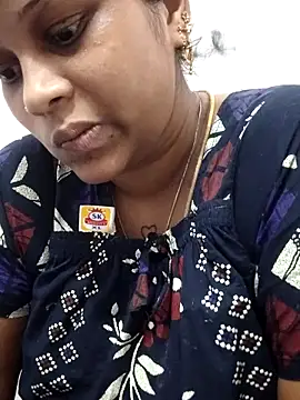 Snapshot of sweetqueen143 chatting on 04.08.26 sweetqueen143 online show from 04.08.26