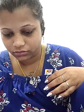 Snapshot of sweetqueen143 chatting on 04.11.26 sweetqueen143 online show from 04.11.26