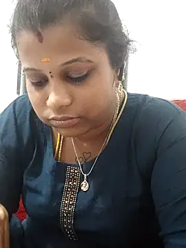 Snapshot of sweetqueen143 chatting on 04.13.26 sweetqueen143 online show from 04.13.26