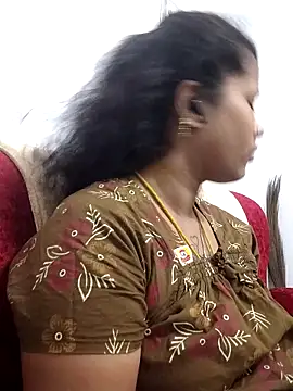 Snapshot of sweetqueen143 chatting on 04.14.26 sweetqueen143 online show from 04.14.26