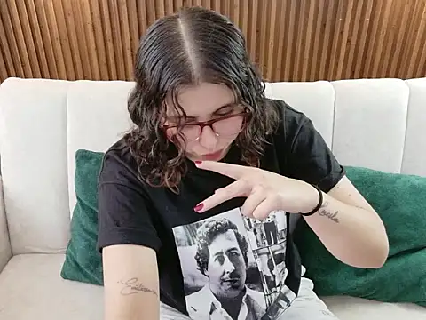 Snapshot of dirty_feelena chatting on 02.06.26 dirty feelena online show from 02.06.26