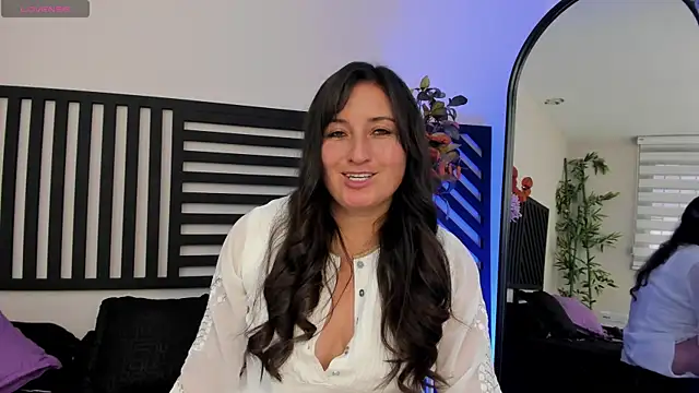 Snapshot of angela_fiory chatting on 09.29.25 angela fiory online show from 09.29.25