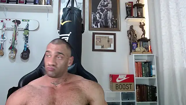 henryhadesflirt online show from 11.17.25