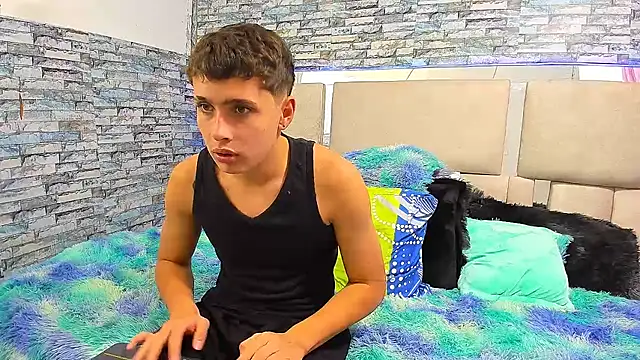 Julian wolf18 online show from 10.01.25