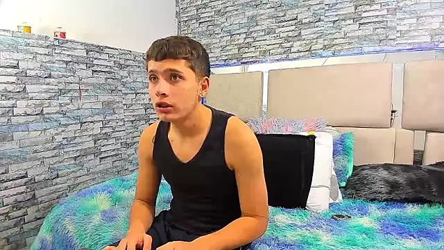 Julian wolf18 online show from 10.21.25