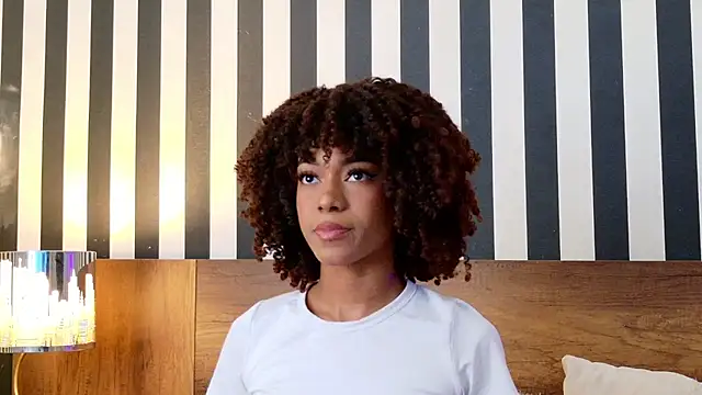 Snapshot of Stellaciel_ chatting on 10.28.25 Stellaciel online show from 10.28.25