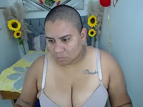 hotlesby valery online show from 10.21.25