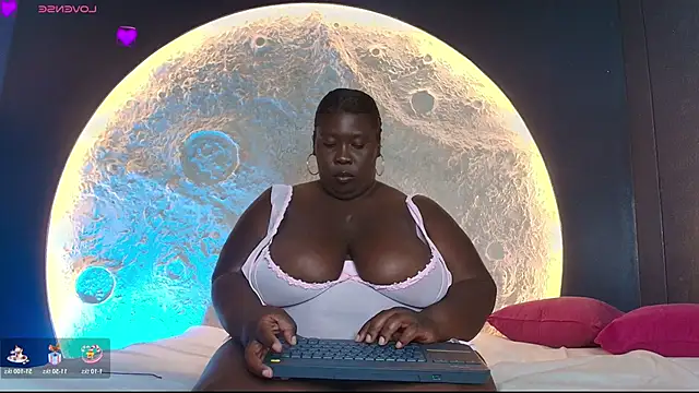 CarolinaGomez  online show from 11.22.25