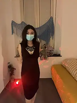 Snapshot of fioralba chatting on 10.21.25 fioralba online show from 10.21.25