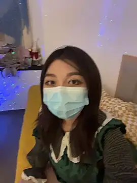 Snapshot of fioralba chatting on 10.23.25 fioralba online show from 10.23.25