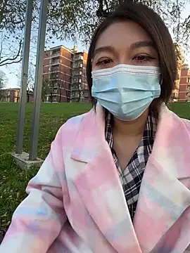 Snapshot of fioralba chatting on 11.09.25 fioralba online show from 11.09.25