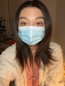 Snapshot of fioralba chatting on 11.20.25 fioralba online show from 11.20.25