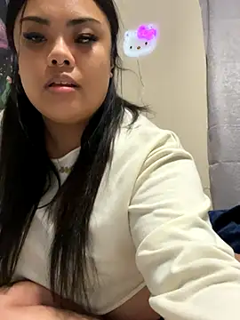 Snapshot of kiaradanielaxx chatting on 11.25.25 kiaradanielaxx online show from 11.25.25