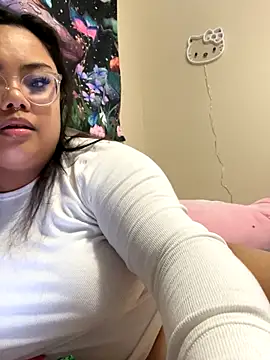 Snapshot of kiaradanielaxx chatting on 12.01.25 kiaradanielaxx online show from 12.01.25