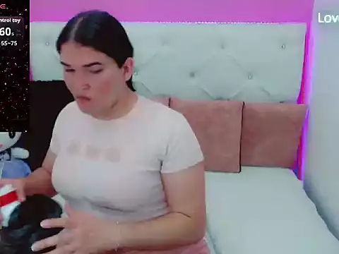 x daniiela x online show from 10.22.25