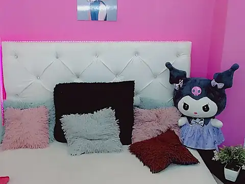 x daniiela x online show from 11.20.25