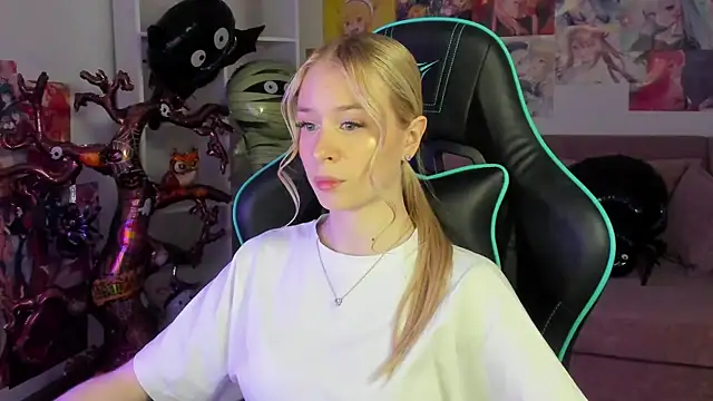 MiaGraces online show from 10.29.25