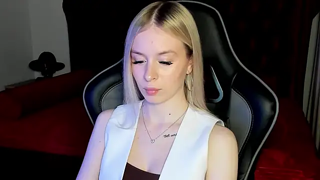 MiaGraces online show from 12.01.25