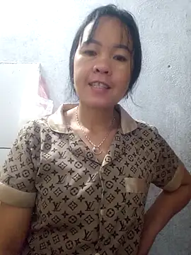 Snapshot of cunconcute chatting on 10.04.25 cunconcute online show from 10.04.25