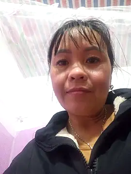 Snapshot of cunconcute chatting on 11.28.25 cunconcute online show from 11.28.25