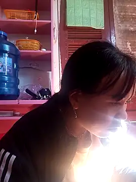 Snapshot of cunconcute chatting on 11.29.25 cunconcute online show from 11.29.25