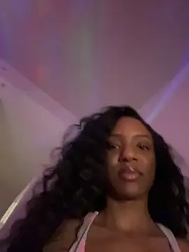 Snapshot of LoveDreaux chatting on 04.27.26 LoveDreaux online show from 04.27.26