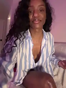 Snapshot of LoveDreaux chatting on 05.01.26 LoveDreaux online show from 05.01.26