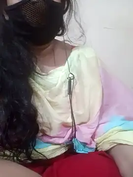 Snapshot of satthi-03 chatting on 10.04.25 satthi-03 online show from 10.04.25