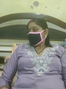 Snapshot of Cute-Charvii chatting on 11.11.25 Cute-Charvii online show from 11.11.25