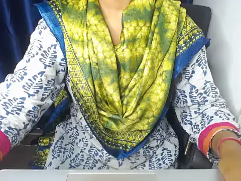 Snapshot of priya_gupta7 chatting on 10.02.25 priya gupta7 online show from 10.02.25