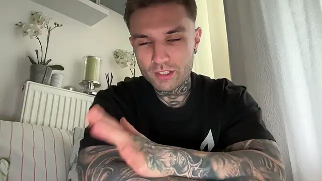Larsskeet online show from 10.04.25