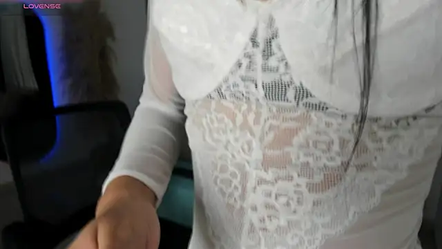 Snapshot of ArySweet69 chatting on 11.28.25 ArySweet69 online show from 11.28.25