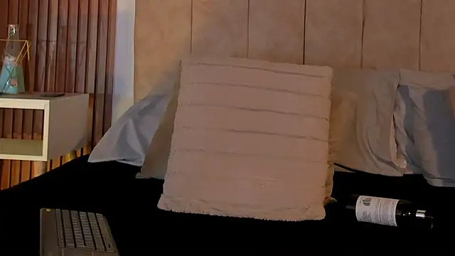 Snapshot of Lauraa_saenz11 chatting on 10.08.25 Lauraa saenz11 online show from 10.08.25