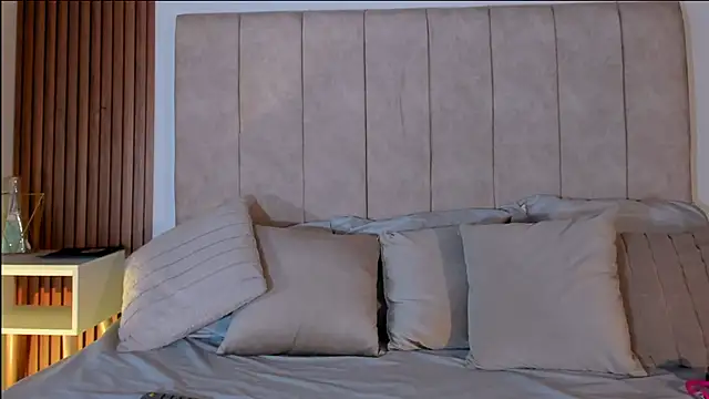 Snapshot of Lauraa_saenz11 chatting on 11.04.25 Lauraa saenz11 online show from 11.04.25