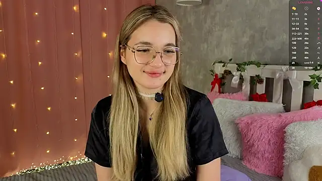 Snapshot of vivyboo111 chatting on 02.02.26 vivyboo111 online show from 02.02.26