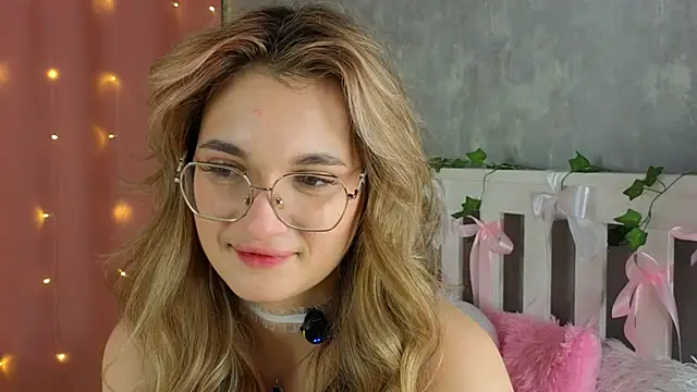 Snapshot of vivyboo111 chatting on 02.18.26 vivyboo111 online show from 02.18.26