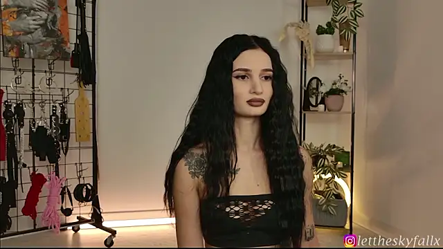 lettheskyfallx online show from 03.18.26