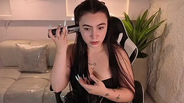 Snapshot of scarlett_smith_tp chatting on 11.25.25 scarlett smith tp online show from 11.25.25