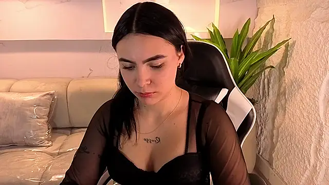 Snapshot of scarlett_smith_tp chatting on 12.16.25 scarlett smith tp online show from 12.16.25