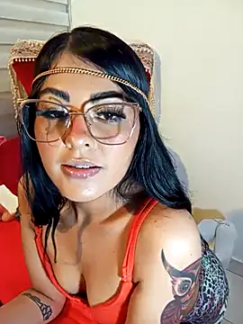 ValeNiitaLuv online show from 11.17.25