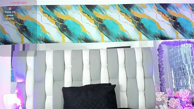 IsaDiiaz online show from 04.10.26