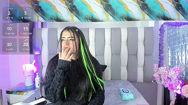 IsaDiiaz online show from 04.17.26